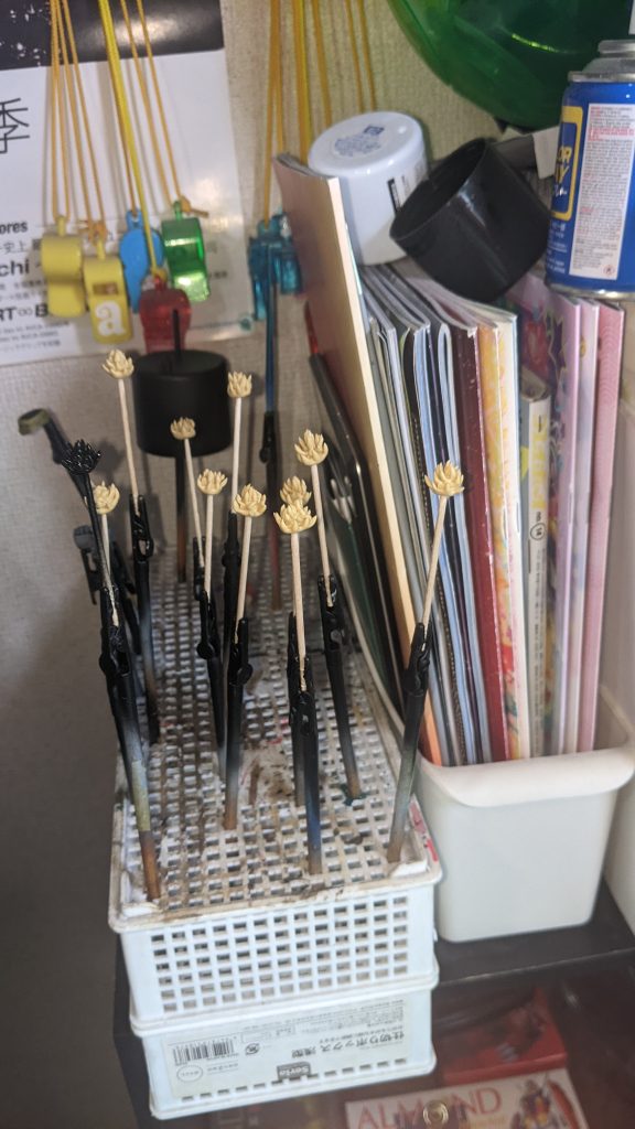 台座の花はエポパテを使用