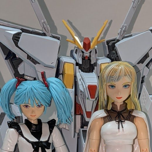クシィーガンダムにも手を入れ始めました。