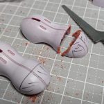 次の制作に着手。お次はサザビーを刻み始めました🤣