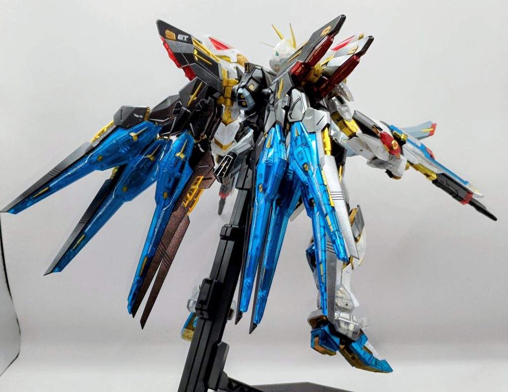 背面はこんな感じ。ライトグレーのほうは裏面シルバーを塗った後クリアホワイトで塗ってみました。