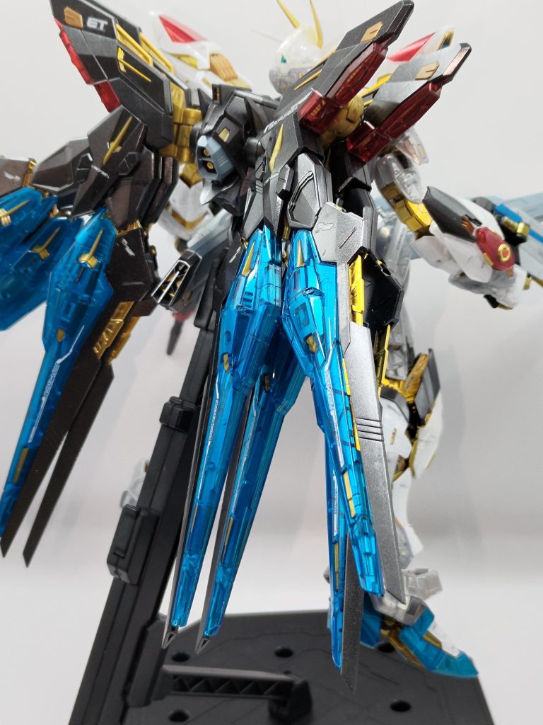 ドラグーン等のクリアブルーがとても見栄えが良いのでお気に入りです。