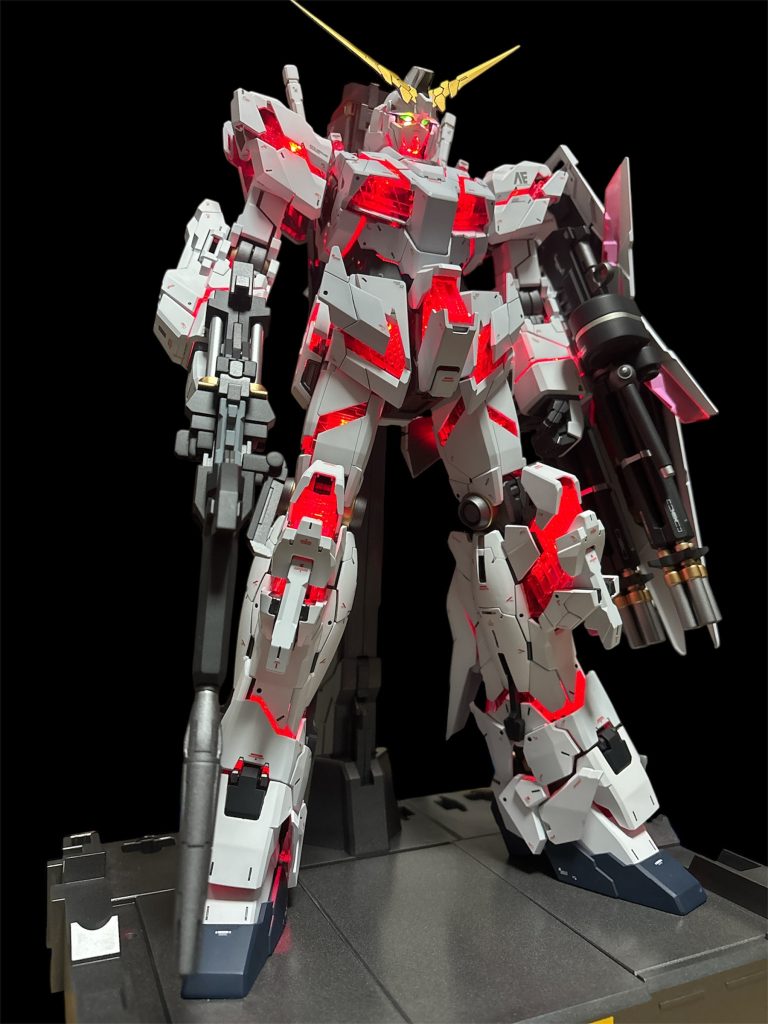 せっかくのPGユニコーンなのでLED仕込みました。やっぱ光るとかっこいいね。