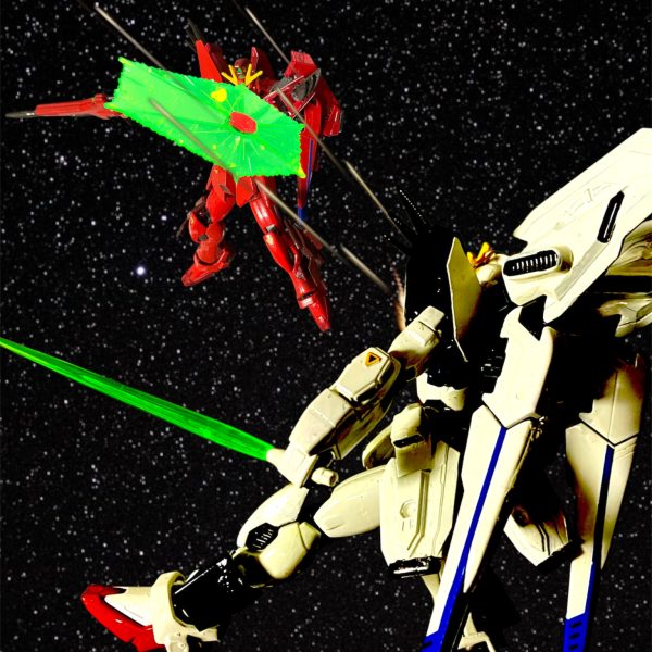 やらせない‼️機能停止したνガンダムを庇うかの如く、ビームサーベル片手に突っ込むF91。だが、相手は悠然とビームサーベルで受け止める。その姿をνのコクピットで揺らぎながらも眺める。意識が混濁としているから、目の前の光景が霞のようだ。マシンキャノンを飛ばすF91の攻撃をRF91はビームシールドで散らす。RF91のビームはF91のビームシールドが防ぐ。数分後。敵戦艦が離脱する中、RF91がこちらを見ながら去っていく。まだそのガンダムに振り回されている。次会う時はより成長していることを期待している。また会おう、PMCのNT。後ろから撃とうと思ったが、彼なら素早く避けるだろう。自分達は見逃された。・・・次相対しても生き残れるだろうか？怖い。&nbsp;（3枚目）