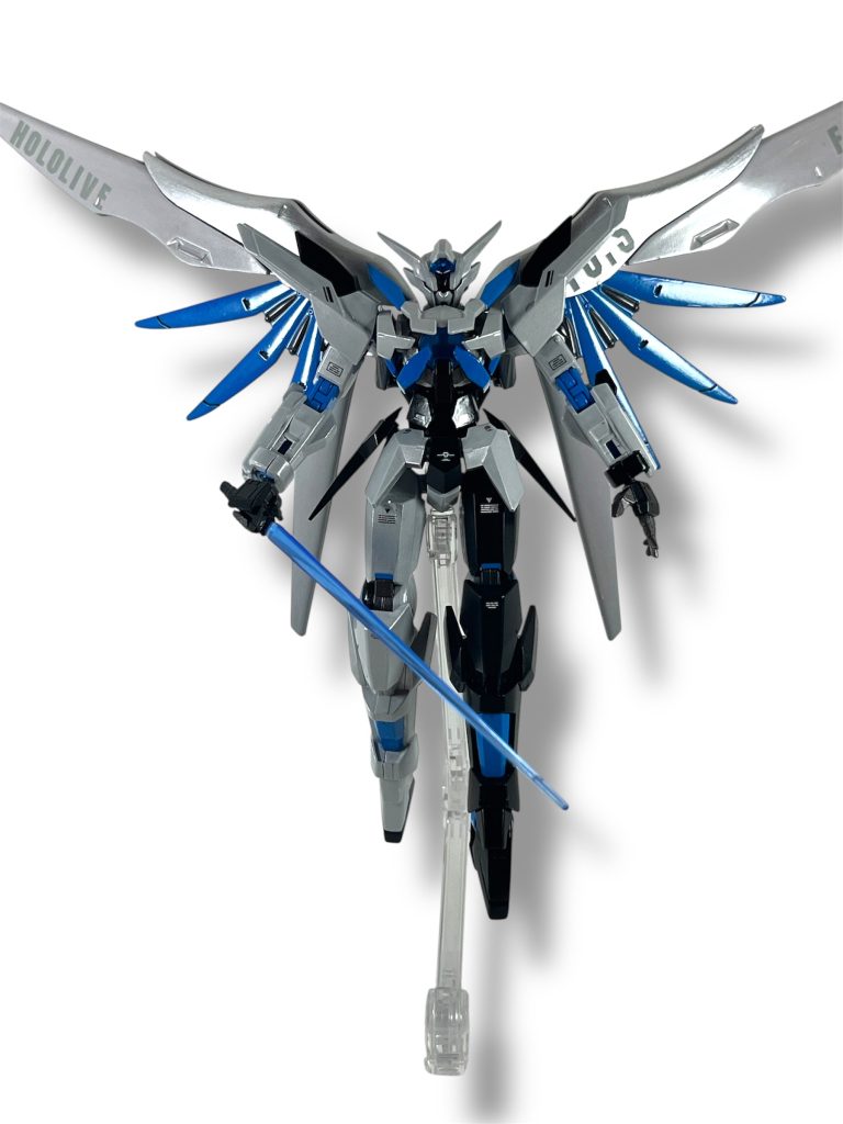 デスティニーガンダムぽいポーズ