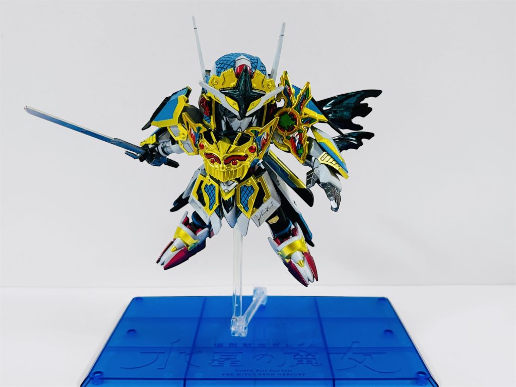 パーメットスコア6を表現するのにモールドに水性ブラックを塗ってから青竹色を塗っています!マフラーの部分だけは裏側も見えてしまうんですが、技術がなくてベタ塗りになってしまっています…笑笑