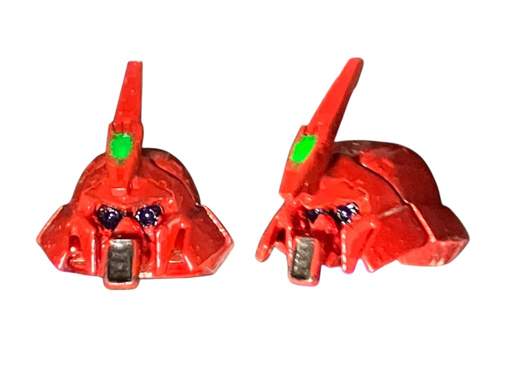 ベルガ系にならったフェイスにカスタム。口はm.s.gのダクトノズル、ゴーグルアイもm.s.gの目張りの径違いをピンバイスで穴開け・塗装後接着して作成。