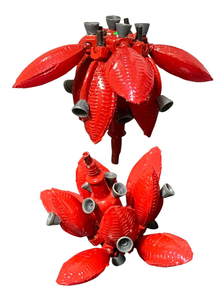 ラフレシア改。ブッホエアロダイナミクスとの裏取引で入手したネオサイコミュを回収した部下の⭕️を素体にした悪魔の兵器。これすら隕石落としのための露払いという💦