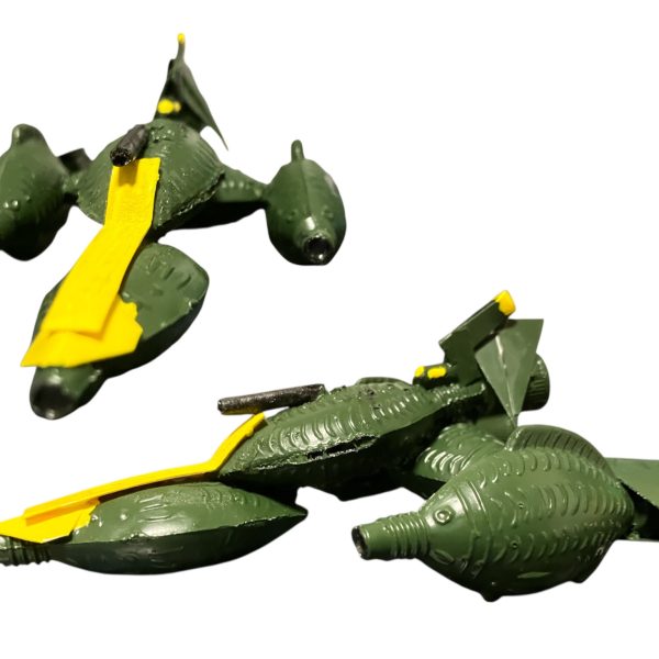 艦船はクラップ改級「カチョウフウゲツ改」。次はエンドラ級の流れを組む「エンドラ・ネクスト=エンネス」。どちらも老朽艦です。そして、これらの素材。手作業でそうせざるをおえなかったのは、アイテムがないから（ ; &nbsp;; ）全ては必要なアイテムが全て売り切れ・品切れだから悪いんだ。だから醤油差し。誰の懐も(少々)しか痛まないいい作戦だ(￣▽￣)しかも加工もしやすい‼️しかも、足で、ネットで探し回らずに手に入る⁉️なのにコストと少数のリピートを、バンダイ様は答えてくれないとは。つくづくガンプラとは・・・御し難いなぁ(￣▽￣)（4枚目）