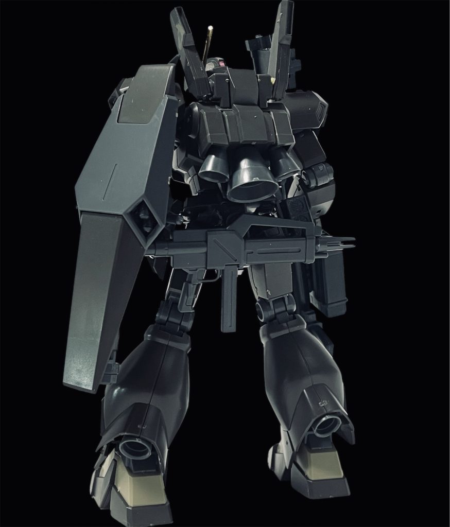 バックパックのスラスターがスイングするので、ジェスタキャノンのようなものがジェガンにあっても似合いそうですね。