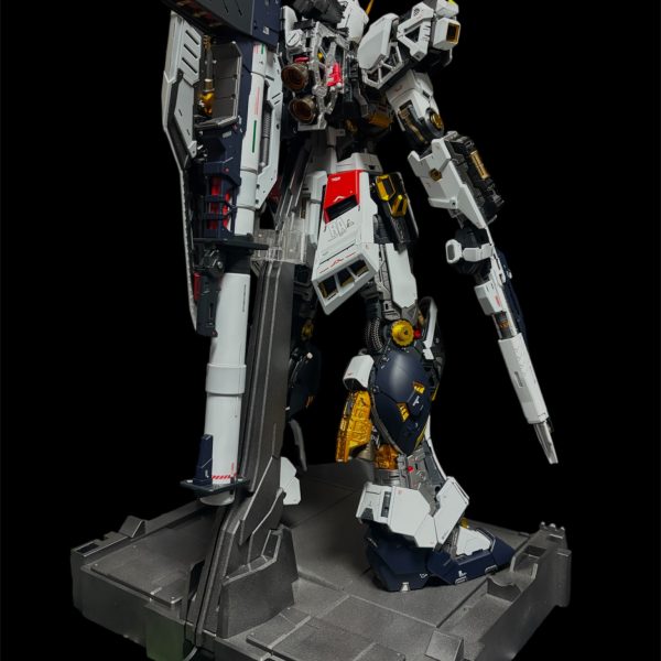 使用パーツ数脚部　外装黒　20&nbsp;脚部　外装白　4腕部　外装白　8腰部　外装白　7&nbsp;&nbsp;&nbsp;（4枚目）