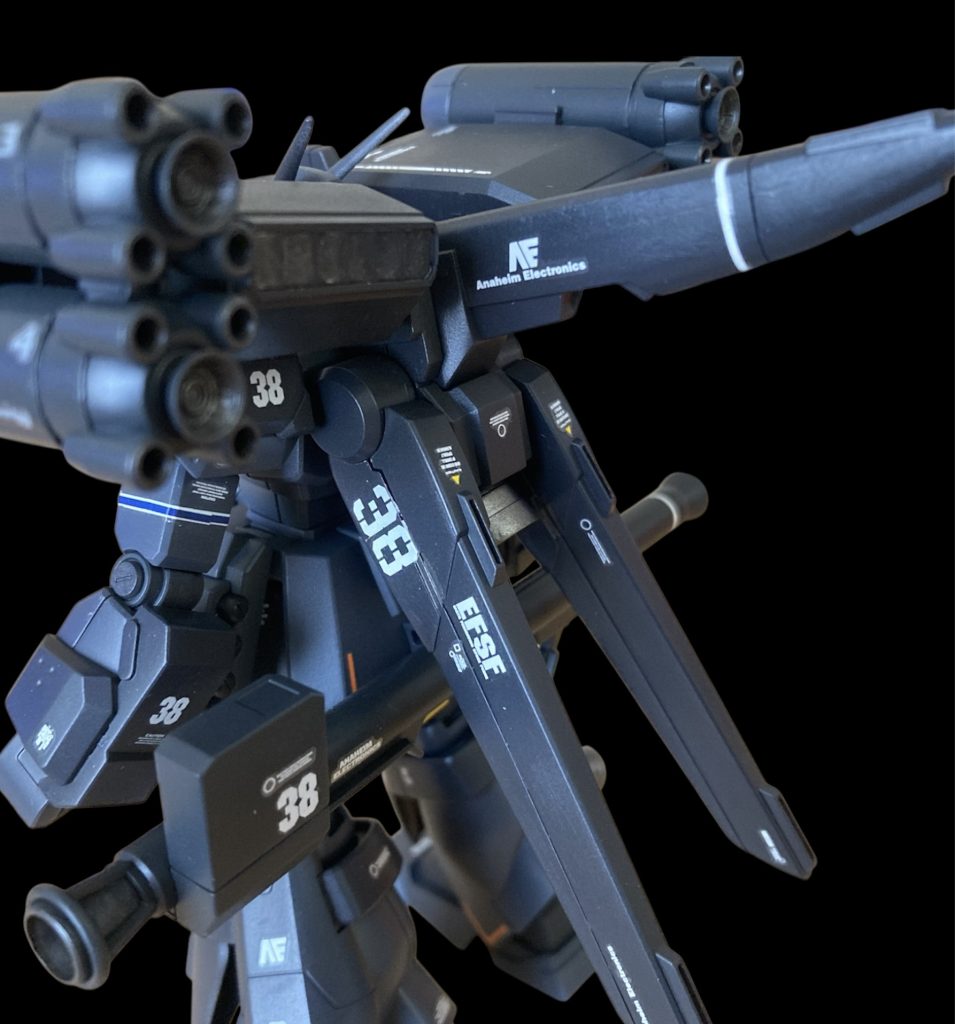 この角度が一番好きですとにかくずっと作りたかった機体が手に入って良かったです。