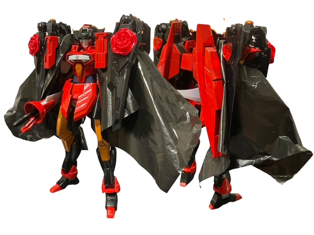 ドッズコート装備時。元の船長のイラストに寄せてみました。バインダーガンと30mmのロイロイの足、百均のシールでミキシング。ヒラヒラは黒色のごみ袋から。