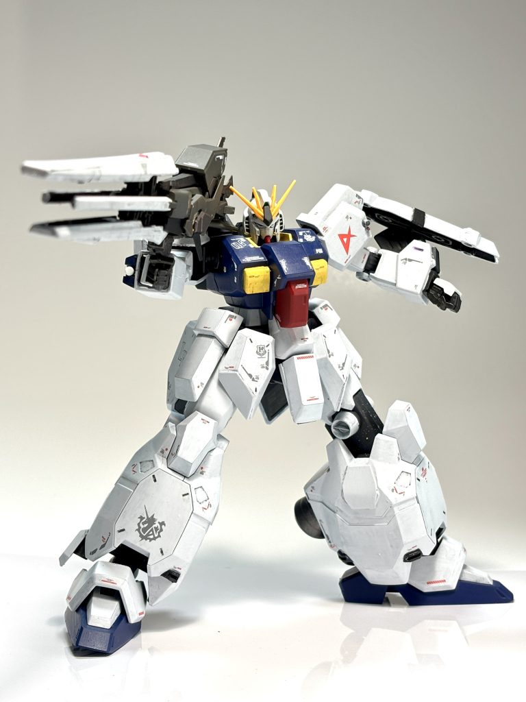 νガンダムの重装型、という妄想オリジナル機「RX-93 ヘビー νガンダム」でした。