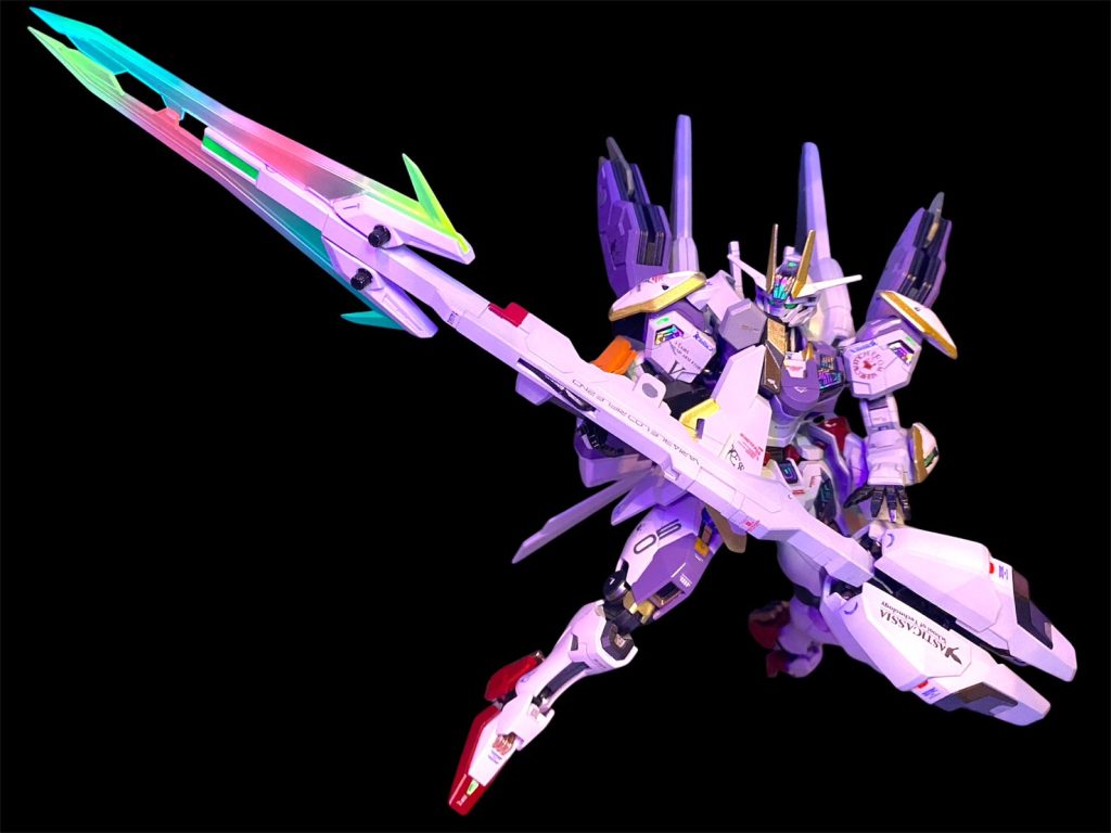 主武装であるヴァリアブルロッドライフル・セカンドは、その名の通りキャリバーンの装備を改良したものであり、砲身に2機のビームブレード発生器を新たに備え、格闘戦能力が強化されている。「ソフィ」と「ノレア」と呼ばれるこの2機は分離して攻撃型ガンビットとしての運用も可能である他、スレッタは虹色に変化したブレードで、攻撃するのでは無く敵機をオーバーライドさせるという芸当も見せている。