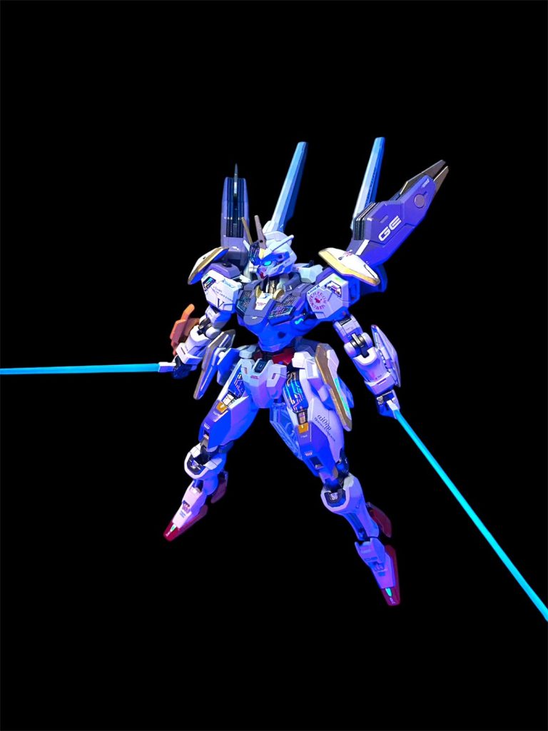 ビームサーベルエフェクトも蛍光塗装してみました。