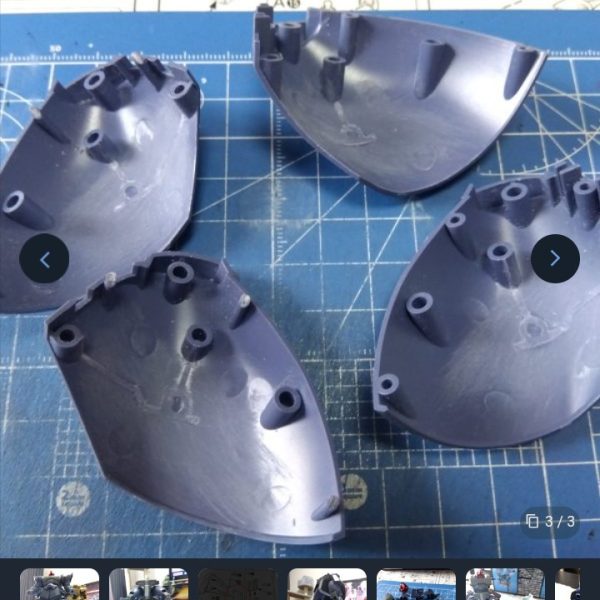 骨折しました(笑)仕事中足が滑り倒れた時についた右手の人差し指をやっちゃいました😅幸い左利きなので日常生活には問題なく、ガンプラも普通に出来たので制作続行ですwディテールアップを進めつつ、めんど…どうしようか考えていた足裏部分の工作を進めました😆もうこの制作記も29回目ですが、その2・3辺りでやっていた足裏のくり抜きとフレア内部の切り取り箇所です😁足裏のくり抜き箇所に、30MMアルト陸戦仕様のキャタピラにちょっと手を加えてはめ込み、フレア内部の切り取り箇所の再建です!もう改造序盤も序盤に勢いでくり抜いた箇所だったので、なんとか上手く工作出来て一安心です😅(3枚目)