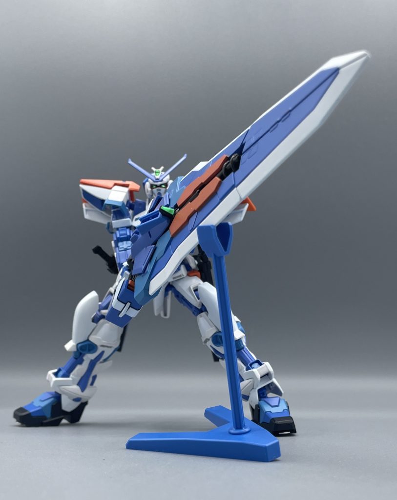 　以上、ガンダムアストレイ・ブルーフレーム・セカンドL の紹介でした。　私は外伝のASTRAYを履修していないので、説明等に不完全な部分も多かったかもしれません。それでも、このセカンドＬという機体のカッコよさは十分に楽しむことが出来ました！　シールによる色分けが多めだったり、足りない色もありますが、非常にプレイバリューが高く、組んで・遊んで楽しい良キットだと思います。　最後までご覧いただき、ありがとうございました(≧▽≦)✨