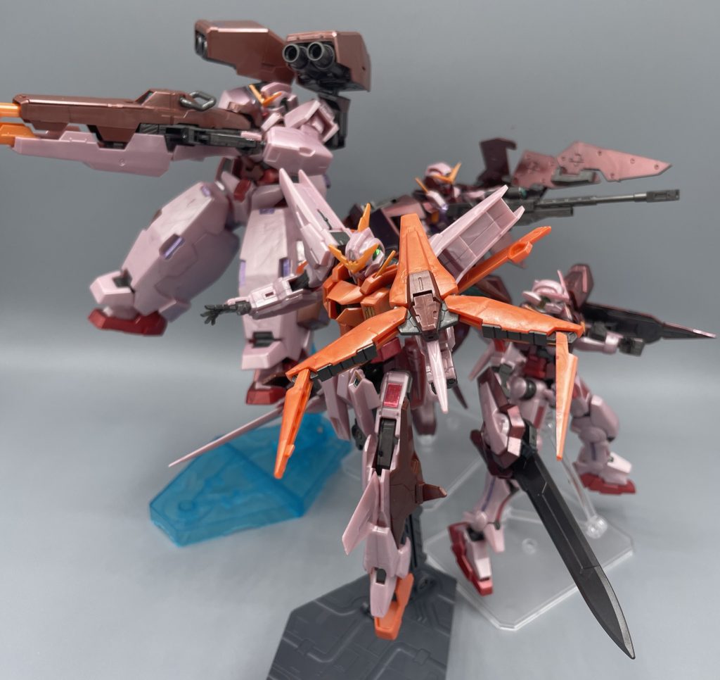 俺たちは…託された…！　ソレスタルビーイングのオールトランザム状態。４機揃うと圧巻ですね(*^^*)♪　最後までご覧いただき、ありがとうございました！！