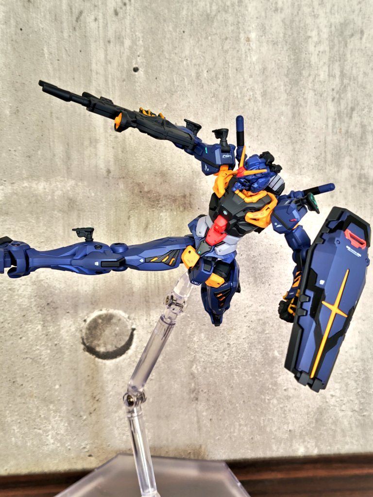 黒いガンダム（白いガンダム）