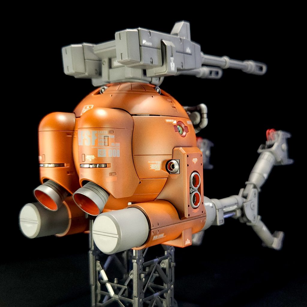 付属のガンダムデカールはそのまま使用マーキングシールは使わず、手持ちの水転写式デカールの中からそれっぽいものを貼り付けました