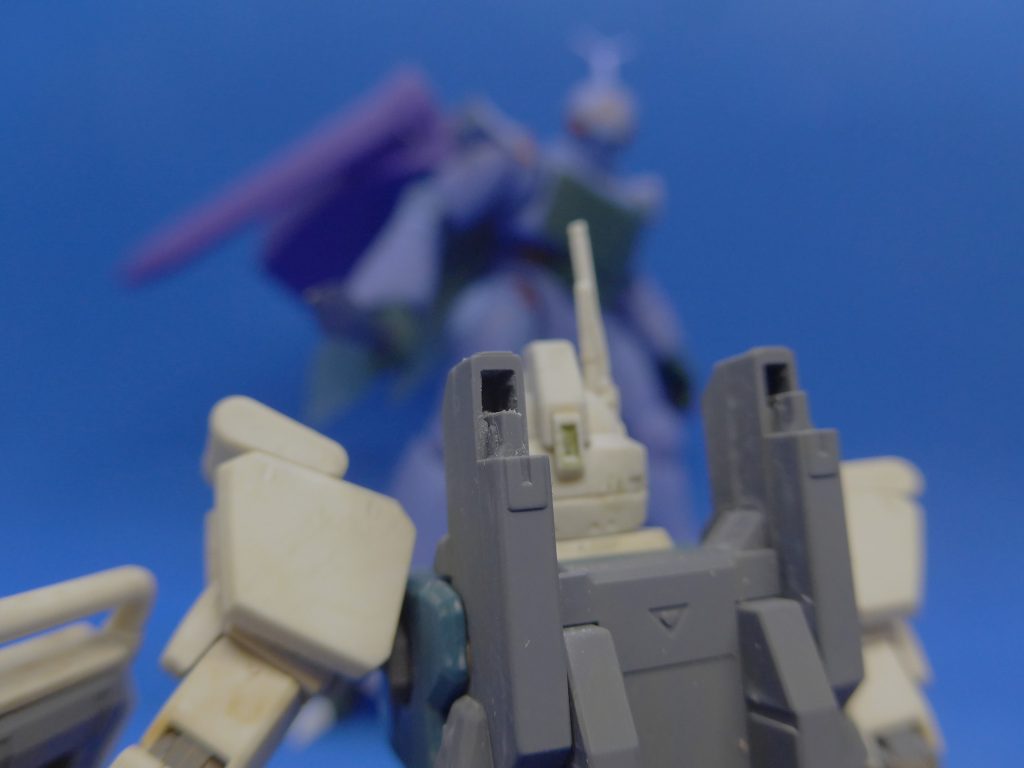 あれは一体なんだ・・・、最近、突如現れて巨大化するモビルスーツがいるといっていた奴がいたがあれか？&nbsp;最近こちらに旧キットを投稿していないのですが、ガンダム以外で久々に作りました。先日ア●ビ―コムに投稿したダン●イン旧キット1/48をぼやッと入れてみました。よろしければそちらもご覧ください！