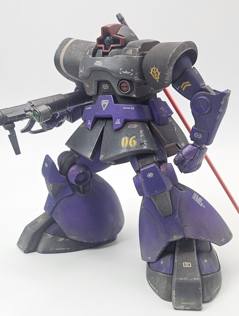 小脇にバズーカ抱えた絵