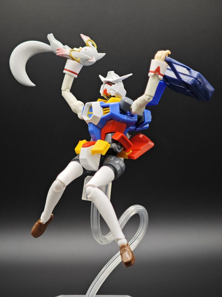 き◯らジャンプ!今や女の子達が主人公な日常系のアニメのオープニングの代名詞ともなっている構図ですがこのタイプのアニメが流行り始めたのもちょうどこの時期だったんじゃないかと思います、本作も含めき◯ら系かどうかは知らんですが「け◯おん!」とか「ガ◯パン」とか…しかも魔法少女ものという事でたぶん同級生とかと3〜5人組とかのチームでこんな感じのポーズをとっている事は容易に想像が付きます。よってこの作品は日常系魔法少女もの的な感じの作品である事はまず間違いはなさそうですね、そもそもイラストがそんな感じだしね。きっと過酷な宿命とか無縁なゆるふわな感じのハートフルな作品なのでしょう。