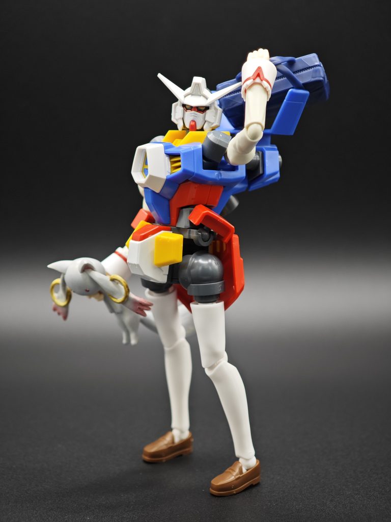 そんな件の付属品は学生鞄と…謎の生物の死骸(後述)若干不自然に感じる部分もありますがまぁそこについては後ほど…鞄と謎の死骸をもってるあたりまどかさんは中学生ないしは高校生位ぽいですね、そもそも魔法少女なんであたりまえなんですが。