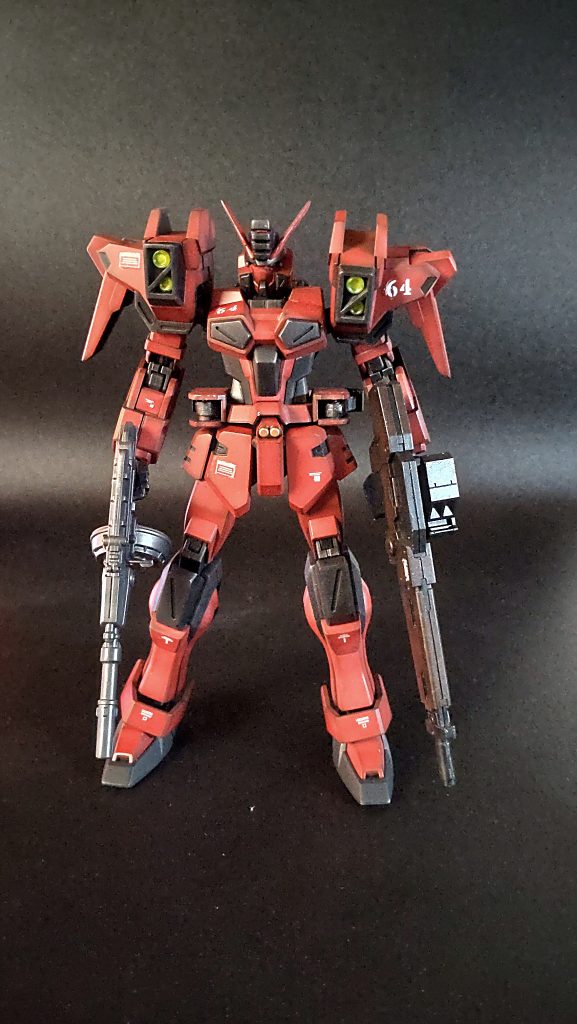 背中に武装がないとこんな感じです。これだけでも十分恰好良いと思います。