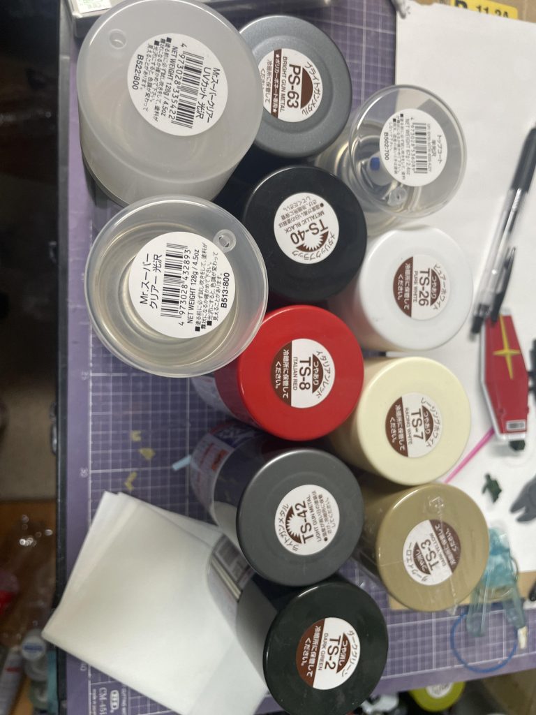 ①パッケージ➁仮組➂塗装中④組み立てフェイズ⑤使用した塗料