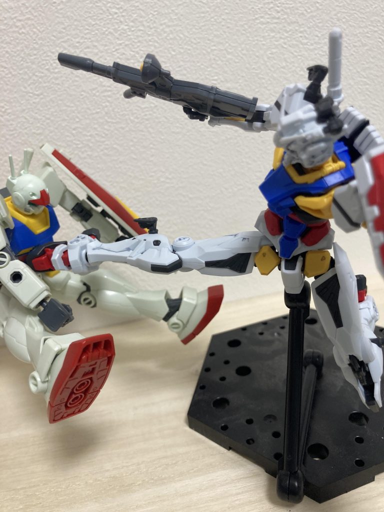 シャアキックには痺れました。(隣の01ガンダム適当)