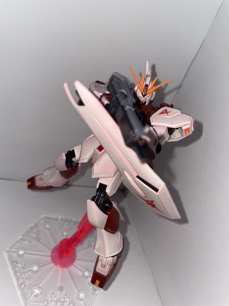 アムロ「そうか、シャアめ!!」艦に向けてビームライフルを撃つ