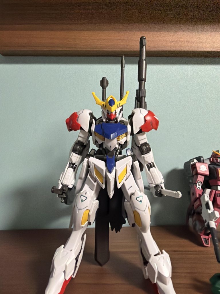 ガンダムバルバトスルプス(近接強化一型)はテイワズの技術者たちが対MA戦を想定して開発した派生機である。また、実機がルプスレクスに改修された為開発こそされなかたったが、装備品自体はテイワズ本拠地「歳星」に保管されている。