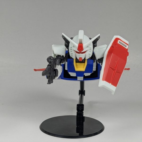 モビリティジョイント ガンダムとGファイターを製作中です。ガンダムMAモードで前を向けるようにフレームに手を加えました。加工方法は下記ブログで詳しく解説しています。（2枚目）