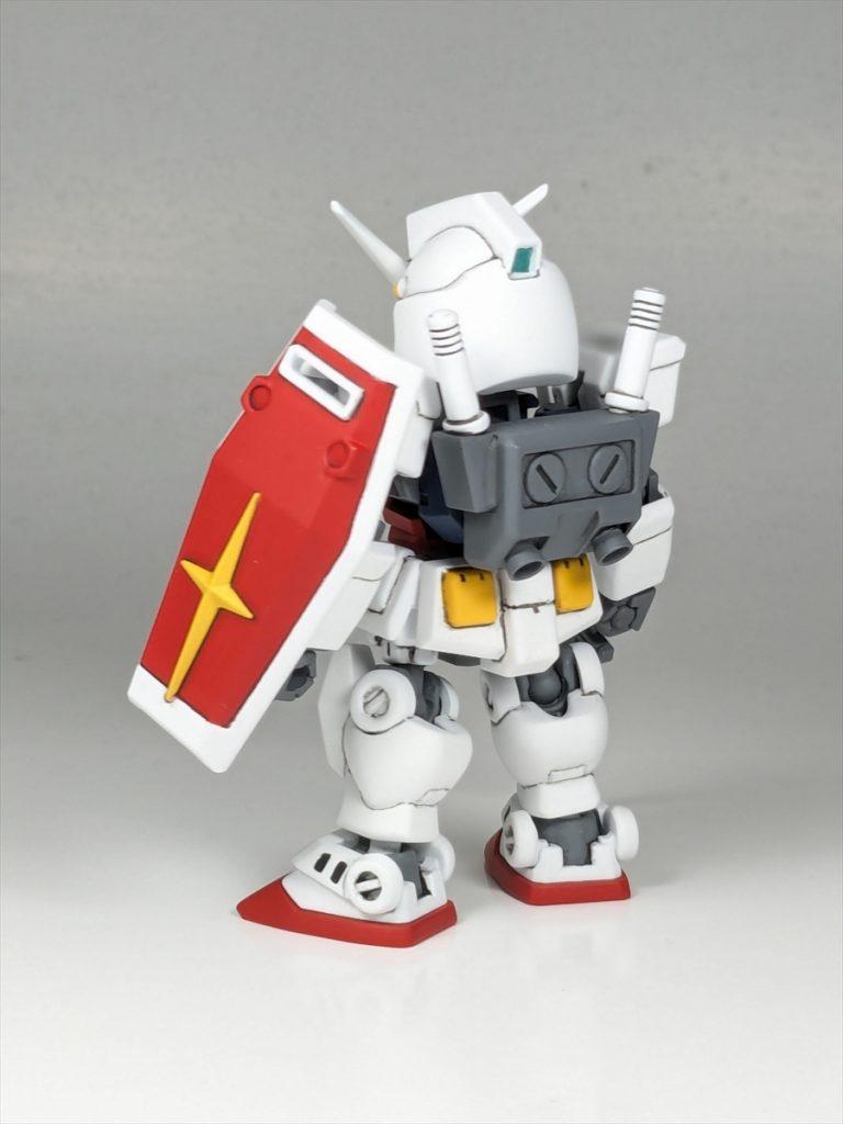 背中のバーニアは市販のものに交換。