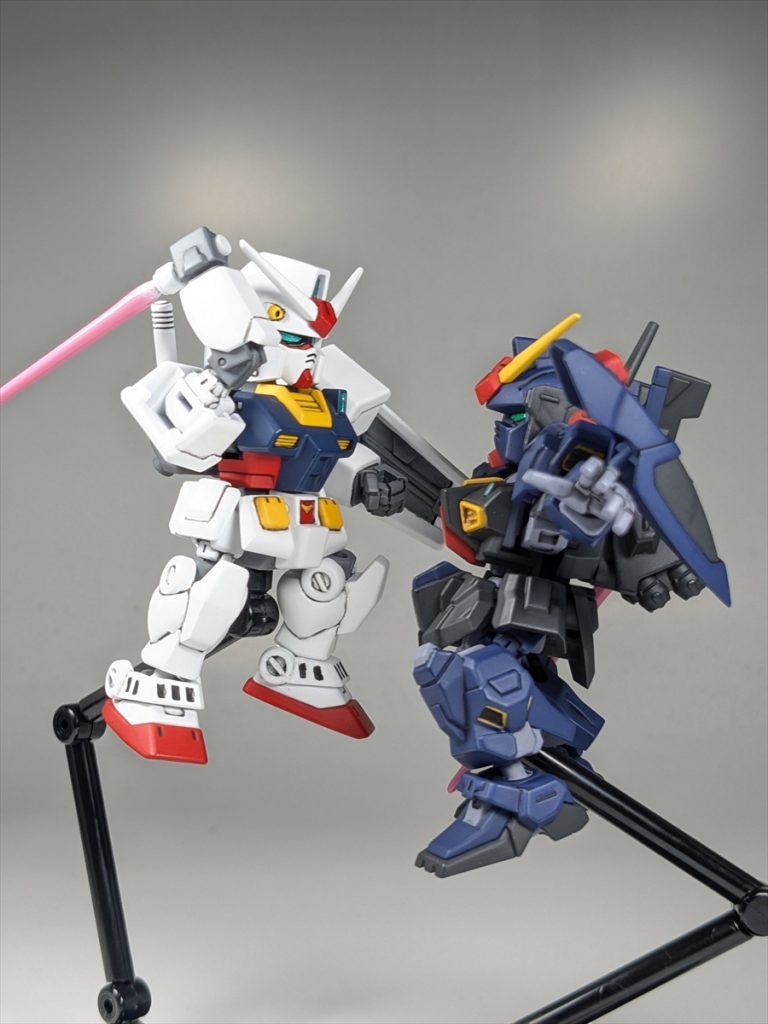 予告編の1枚絵を再現したく、Mk-Ⅱはティターンズカラーで仕上げました。