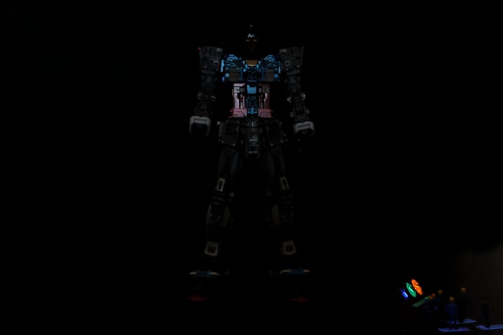 「CR了解 直ちに開始せよ」「了解、起動スイッチ入れます!」「起動スイッチON…。」