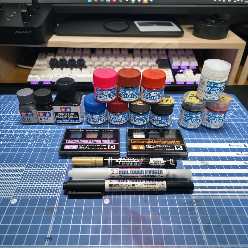 今回使用した塗料類です。