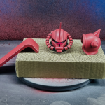 PGシャア専用ザク2。&nbsp;ショルダーシールドの修正をして、スジ彫りと墨入[…]