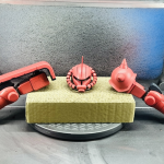 頭部と、両腕ができました。次は、胸部を造りたいと思います。(gundam-kao[…]