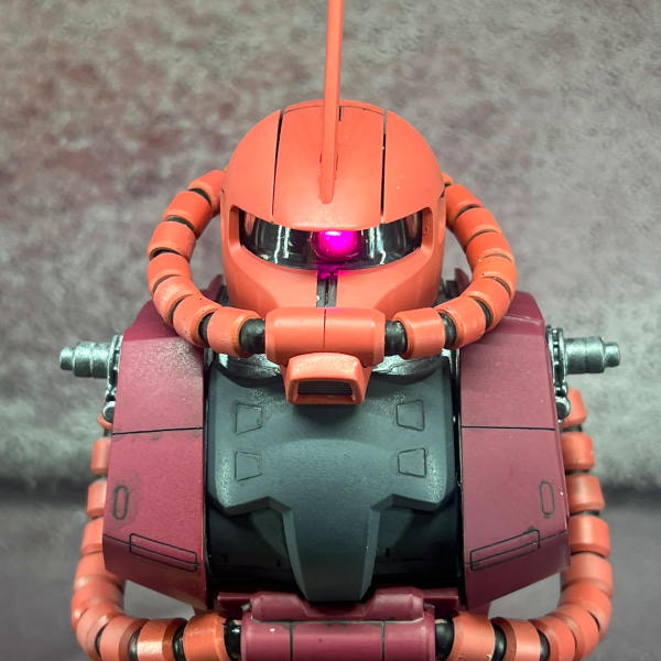 PGシャア専用ザク2。&nbsp;胸部に、頭部、両腕、取り付け、上半身の出来上がり！ｗ(gundam-kao2)（2枚目）