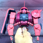 PGシャア専用ザク2。&nbsp;胸部に、頭部、両腕、取り付け、上半身の出来上が[…]