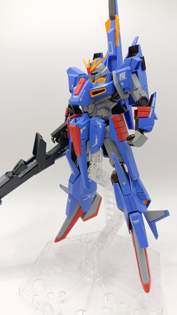 デカールはRGハイニュー等を使いました。