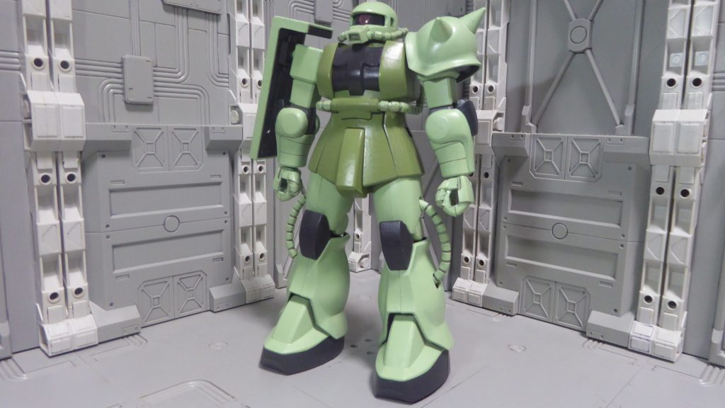 今回は試しに、ＬＥＤライト併用で撮影してみました。塗装と一部の加工および仕様変更以外は何もしていません。ラッカー塗料で全体を塗り、エナメル塗料で部分的にスミ入れし、水性塗料のつや消しクリアーで仕上げています。