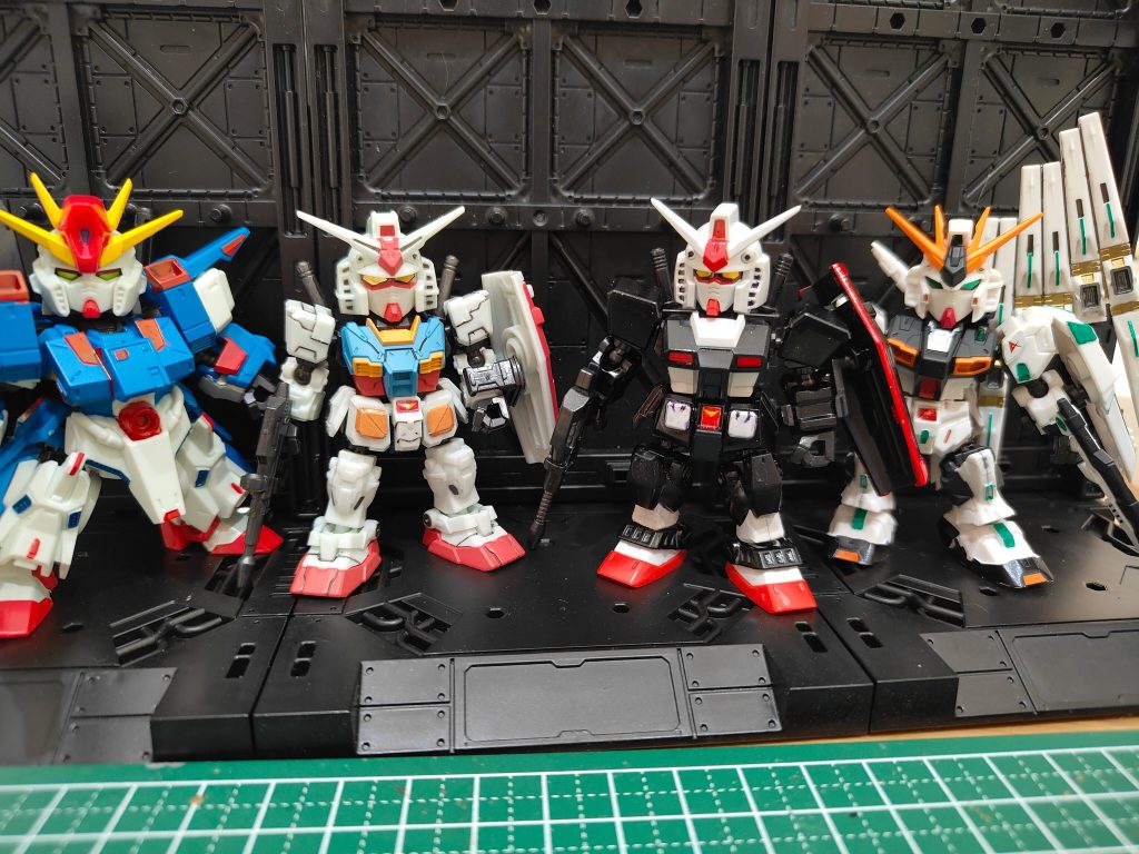 連邦の白いのPガンダムカメラ:ＺＺガンダム監督:νガンダムモビリティジョイントはホントに可動域が多く遊んでて楽しいシリーズです。ドムはもう一体欲しかった…&nbsp;