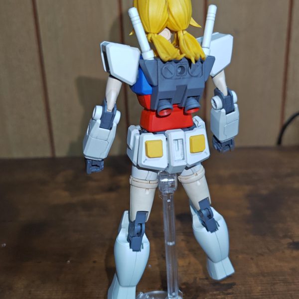 MS少女ガンダム風プラモの足の途中まで完成。余っていた30msのパーツを混ぜて組み立ててみたけど太ももは微妙な感じ。なるべく加工されていなく太ももパーツを使用するといいかな。（2枚目）