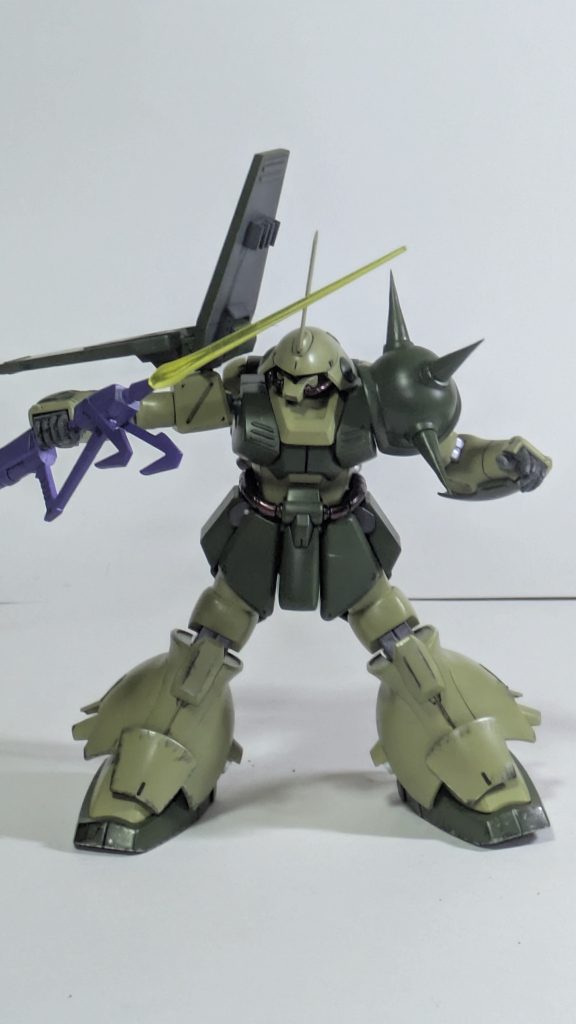 脚部は、1ミリ程、太腿をプラ板で延長してあります。