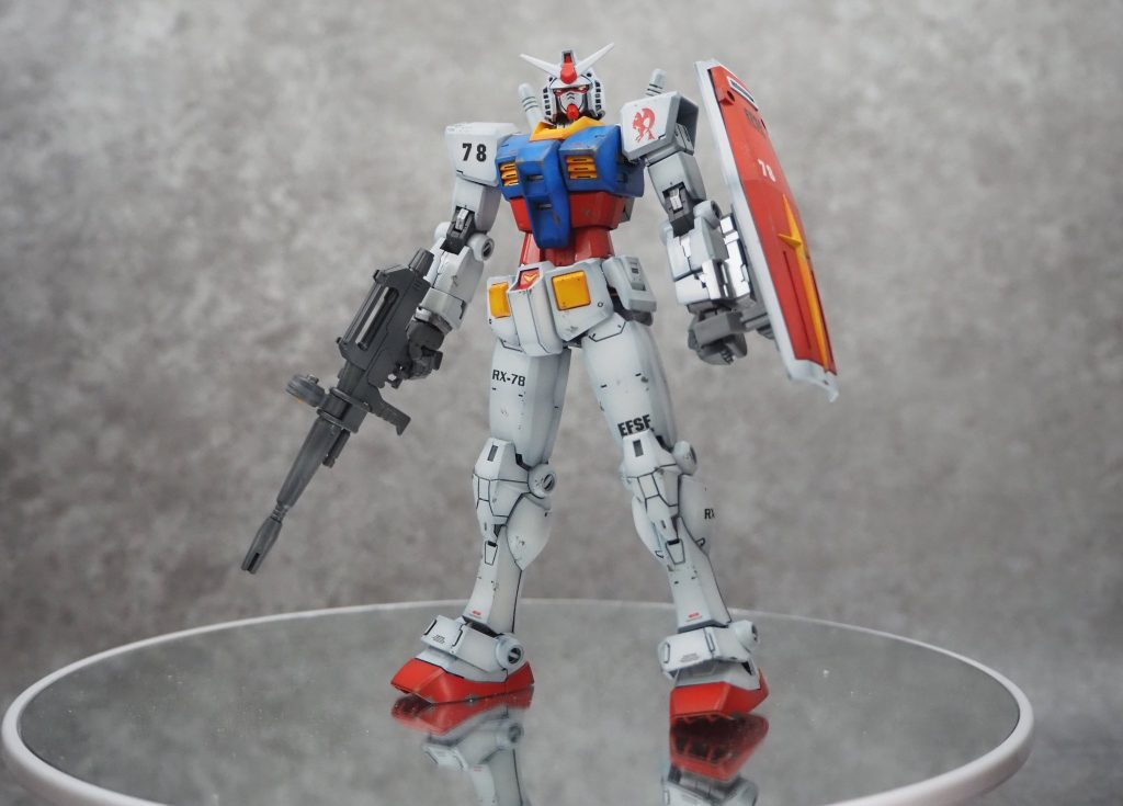 今回はガンダム、そのビヨンドグローバルのキットとなります。プロポーションや形状が独特ですよね。