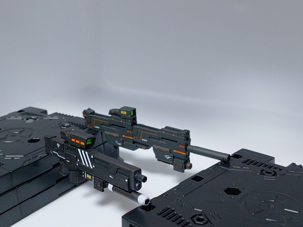 手前がロングライフル