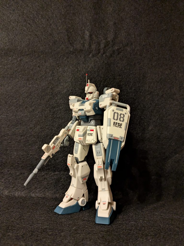 胴体をプラパンで少し伸ばしています。